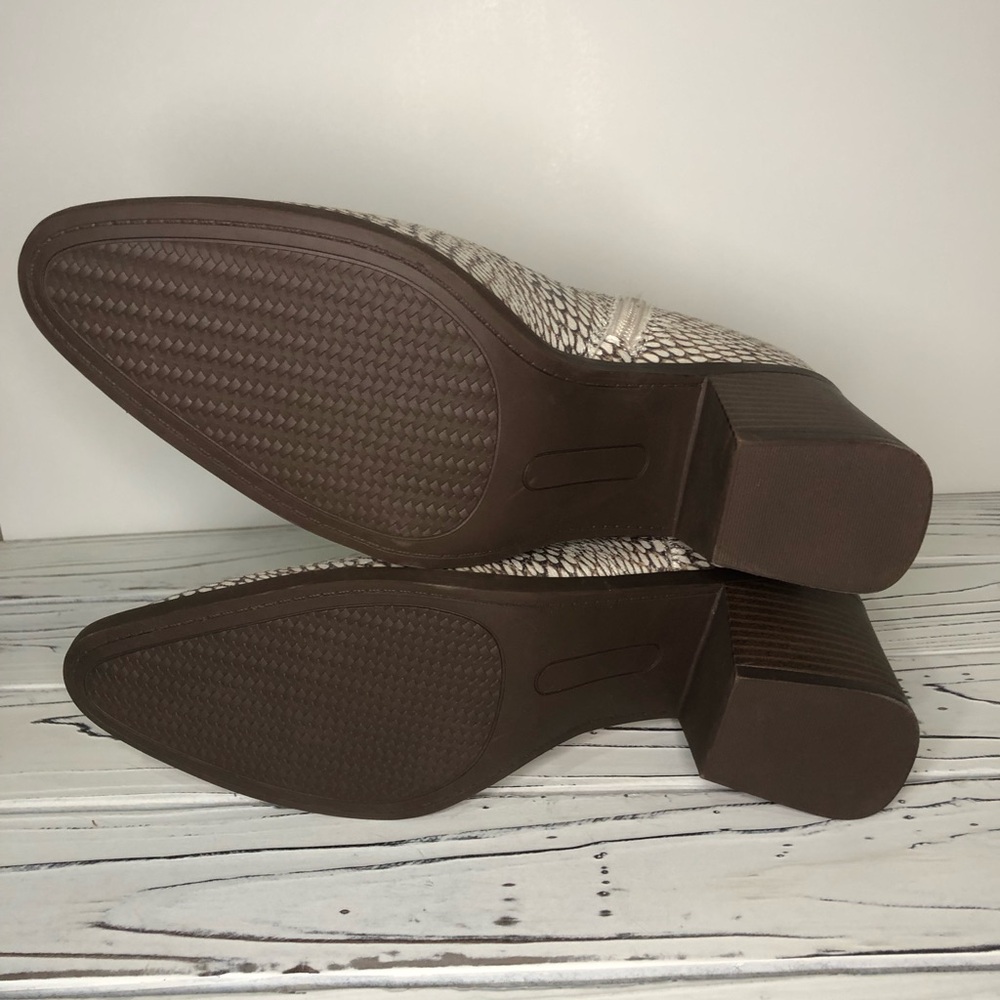 The Limited “Kiki” Snake Print Stacked Block Heel Chelsea Ankle Bootie Size 6.5 - Picture 2 of 8